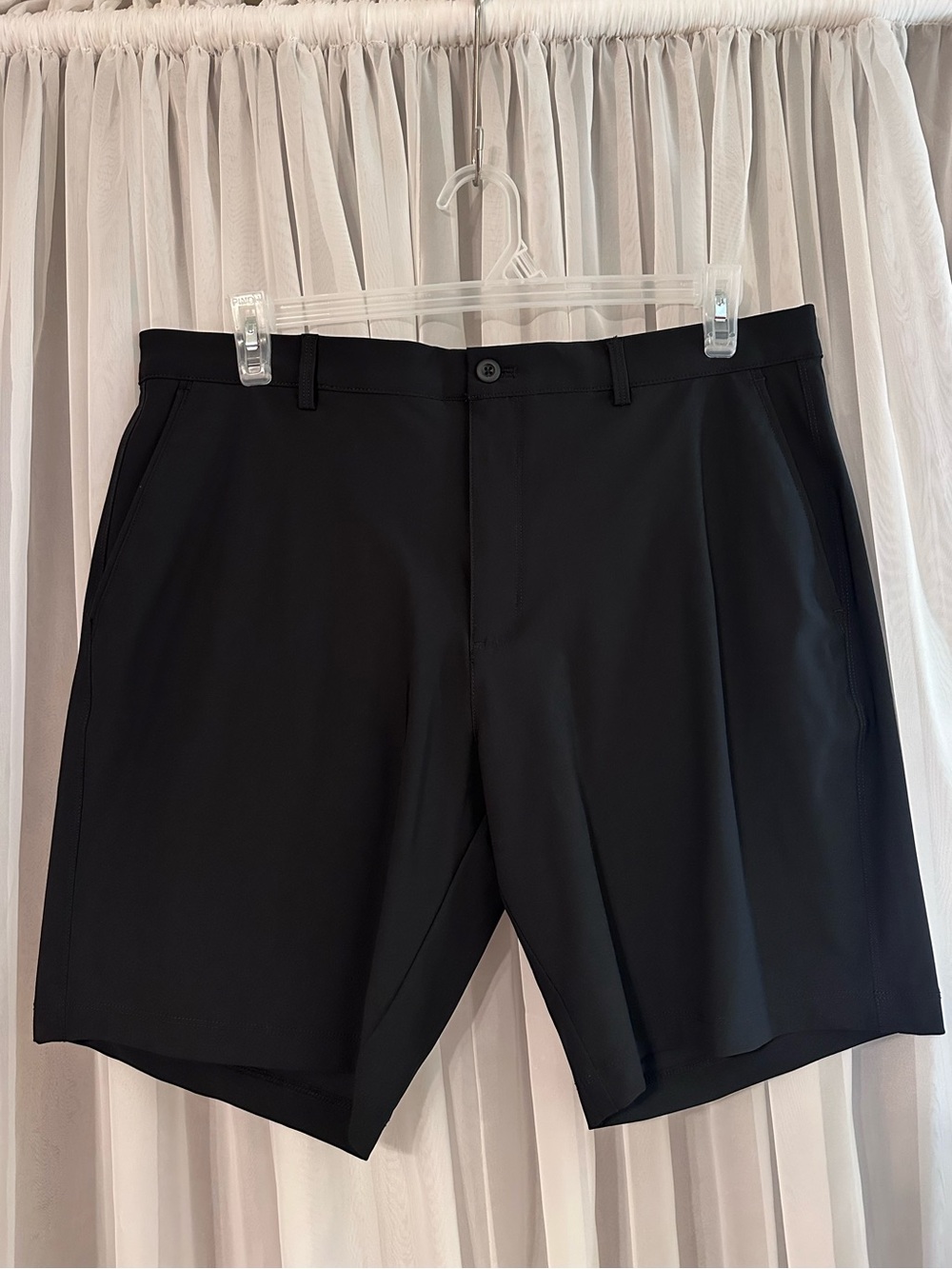 Greg Norman Black Performance Shorts size 36